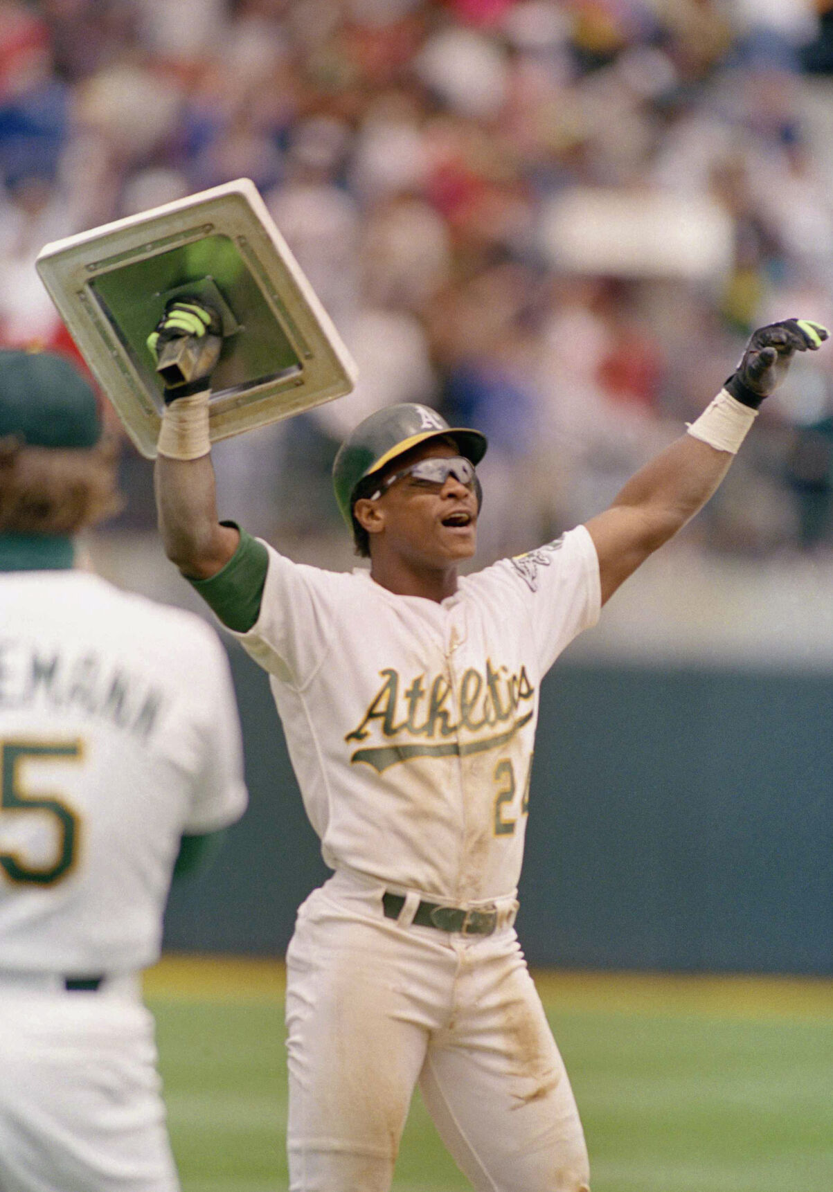1991: Rickey Henderson sets MLB record by stealing his 939th base